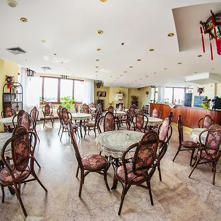 Otel Pekin 3*